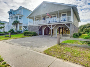 Home on Ocean Isle Beach w/ Catwalk & Deck