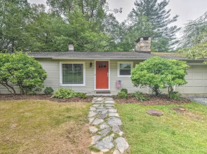 Blowing Rock Home: 1 Block to Downtown!