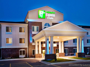 Holiday Inn Express Hotel & Suites Dubuque by IHG