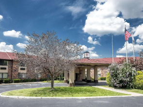 Red Roof Inn & Suites Hermitage