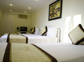 Blue Moon Hotel