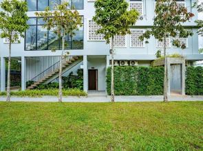Rainforest Hotel by NSUN