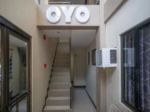 Super OYO 604 Chateau Cinco Dormitel - Hostel