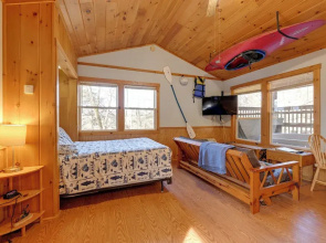 Cabin w/ Hot Tub - Near Nantahala Outdoor Center!