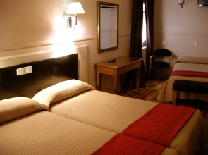 Hostal Canovas