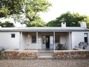 La Chataigne Wines & Guest Cottages