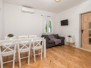 Stunning Apartment in Stara Novalja With Wifi and 2 Bedrooms