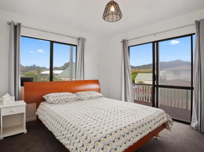 A Wave From It All - Waihi Beach Holiday Home
