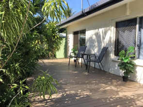 Tropical Private Open Space at Trinity
