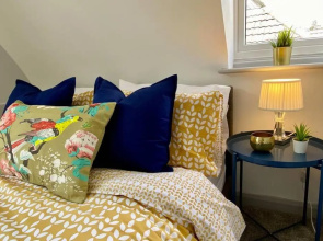 Stunning Apartment - 5 Minute Walk to the Best Beach! - Great Location - Parking - Netflix - Fast WiFi - Smart TV - Newly decorated - Close to Bournemouth & Poole Town Centre & Sandbanks