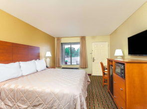 Days Inn by Wyndham Lebanon