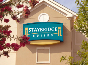 Staybridge Suites Chantilly - Dulles Airport by IHG