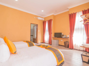 Royal Airstrip Hotel