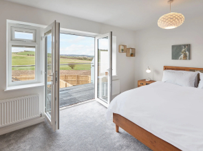 Host Stay Highfield House