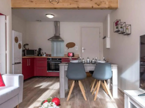 Cosy Red 4 Pers - Neuf et au Calme - Fibre-Netflix