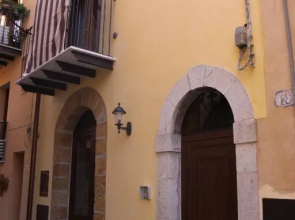 La Finestra Sotto La Rocca