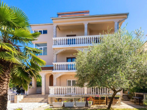 Beautiful Apartment in Malinska With Wifi and 2 Bedrooms