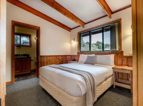 Freycinet Cottage 2