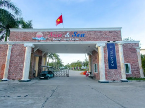 Capital O 1078 Sun and Sea Resort Hue