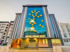 Capital O 39418 Hotel Harsh Deep