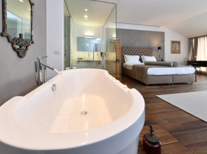 Отель Ansen Suites