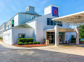 Motel 6 Charlotte 1417