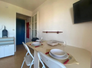 23m Peaceful With Balcony With Sea View !