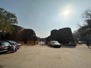 Centrally Located Entire Apartment near ITO