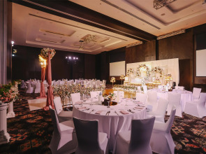 Отель Radisson Blu Hotel, Dubai Canal View