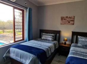 Makhulu's Bush House