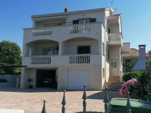 Petin - 5m From the sea - A2