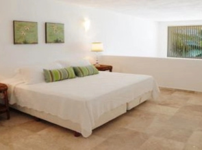 Ocean Plaza 9 by Praia