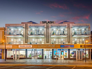 Semaphore Splash Apartments