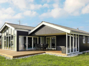 Wheelchair Accesible Cottage With Pool