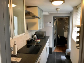 Ei8ht Brighton Apartments
