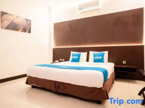 Rehat at Hotel 10 Buah Batu