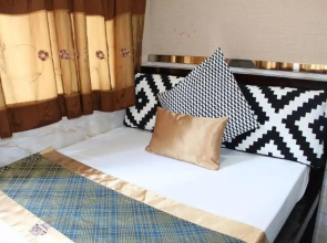 Room in Guest Room - Cozy Standard Double Room With Garden and Wifi