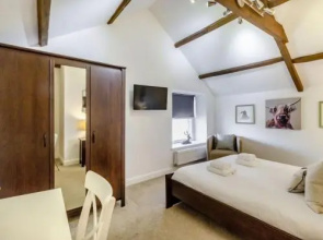 Queen Victoria Suite