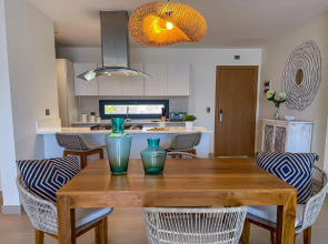 Gorgeous Apartment With Private Picuzzi Steps From the Beach B3