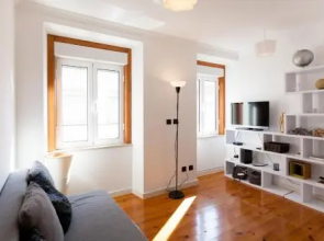 Feels Like Home - Charming Graça Duplex