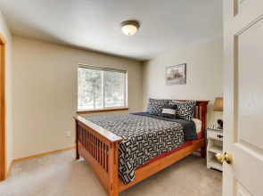 Klamath Falls Townhome w/ Deck & Resort Amenities!