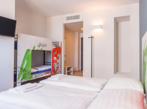 Отель a&o Hostel Venezia Mestre
