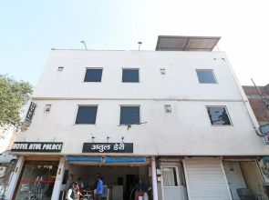 OYO 24723 Hotel Atul Palace