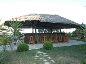 Vassilias Beach Studios &Apartments