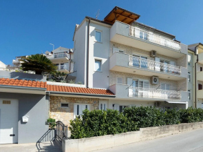 Amazing Apartment in Podstrana With Wifi and 1 Bedrooms