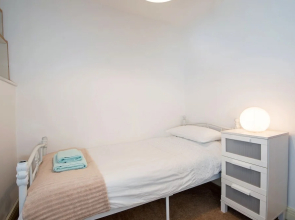 Apartment 2 The Grove