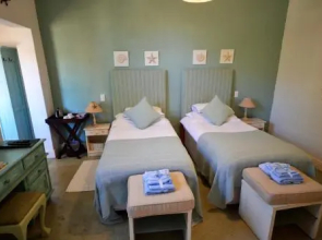 Off The Grid 177 Guest House