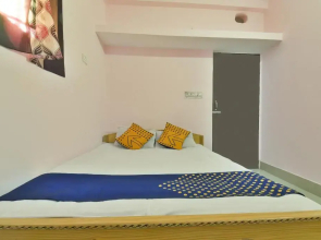 Sumit Guest House by OYO Rooms