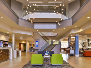 Holiday Inn Express & Suites Elk Grove Central - Hwy 99 by IHG