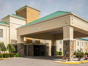 Quality Inn Hayti North